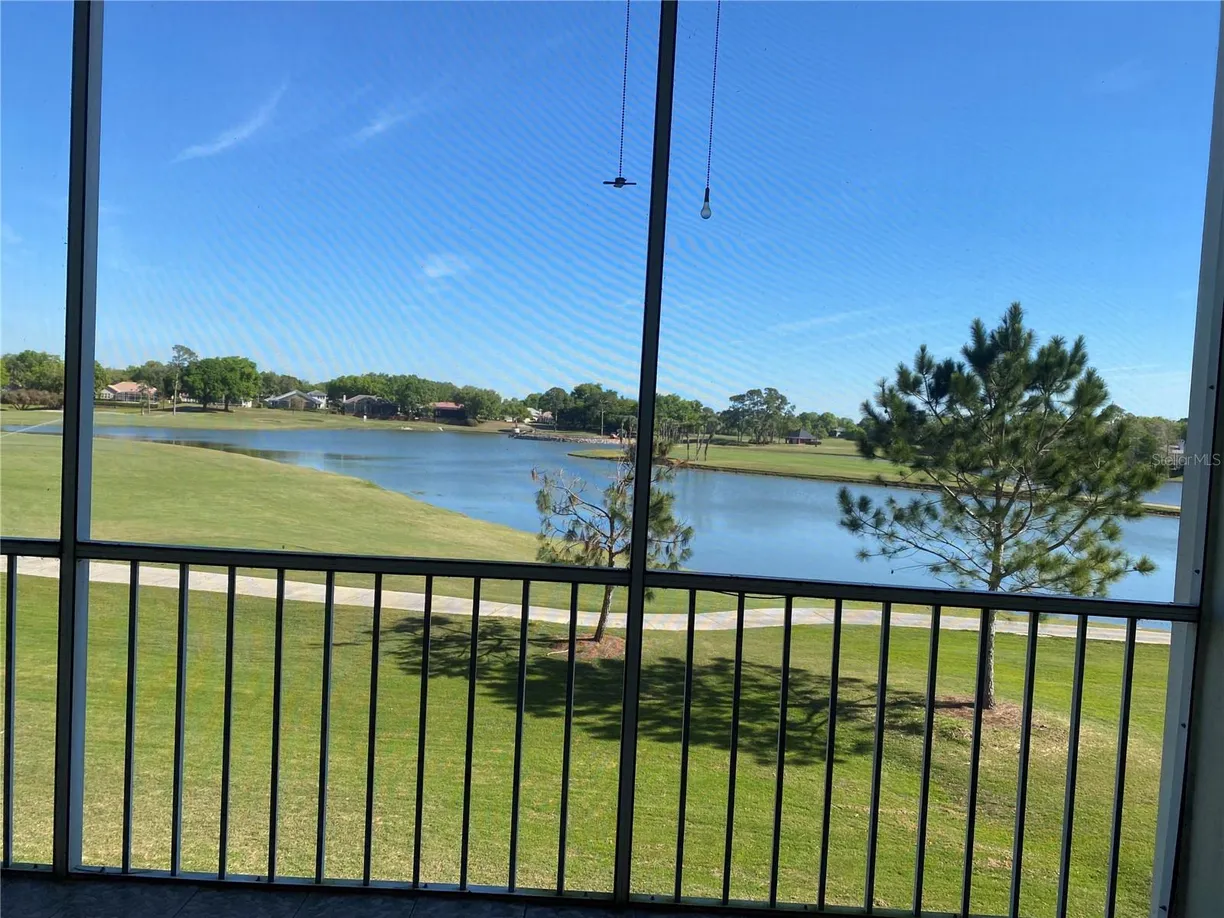 Central Florida Real Estate | View 459 HAMPTONCREST CIRCLE, 203 | 2 Beds, 2 Baths