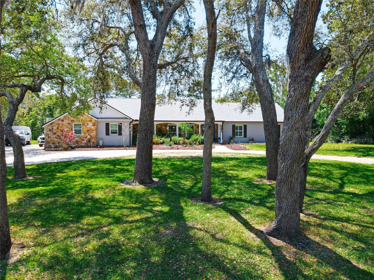 Central Florida Real Estate | View 1041 NORTHERN WAY | 5 Beds, 3 Baths