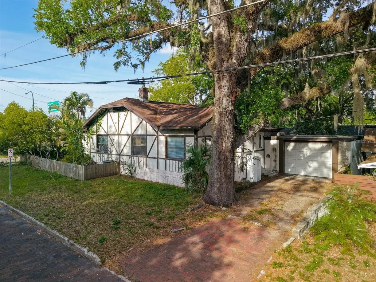 Central Florida Real Estate | View 1000 E ANDERSON STREET | 3 Beds, 2 Baths