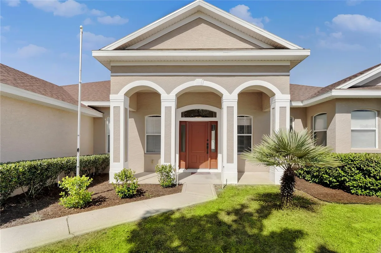 Central Florida Real Estate | View 36300 GRAND ISLAND OAKS CIRCLE | Listing