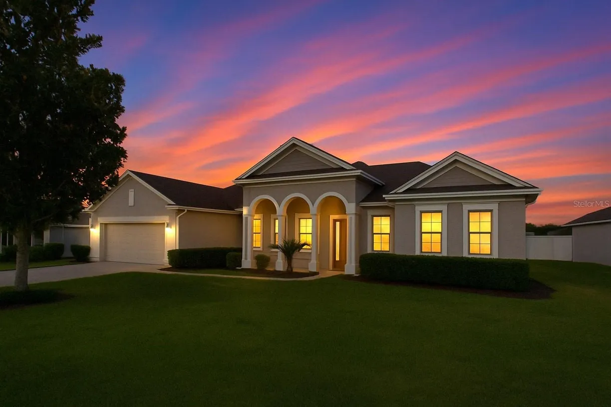 Central Florida Real Estate | View 36300 GRAND ISLAND OAKS CIRCLE | 4 Beds, 3 Baths