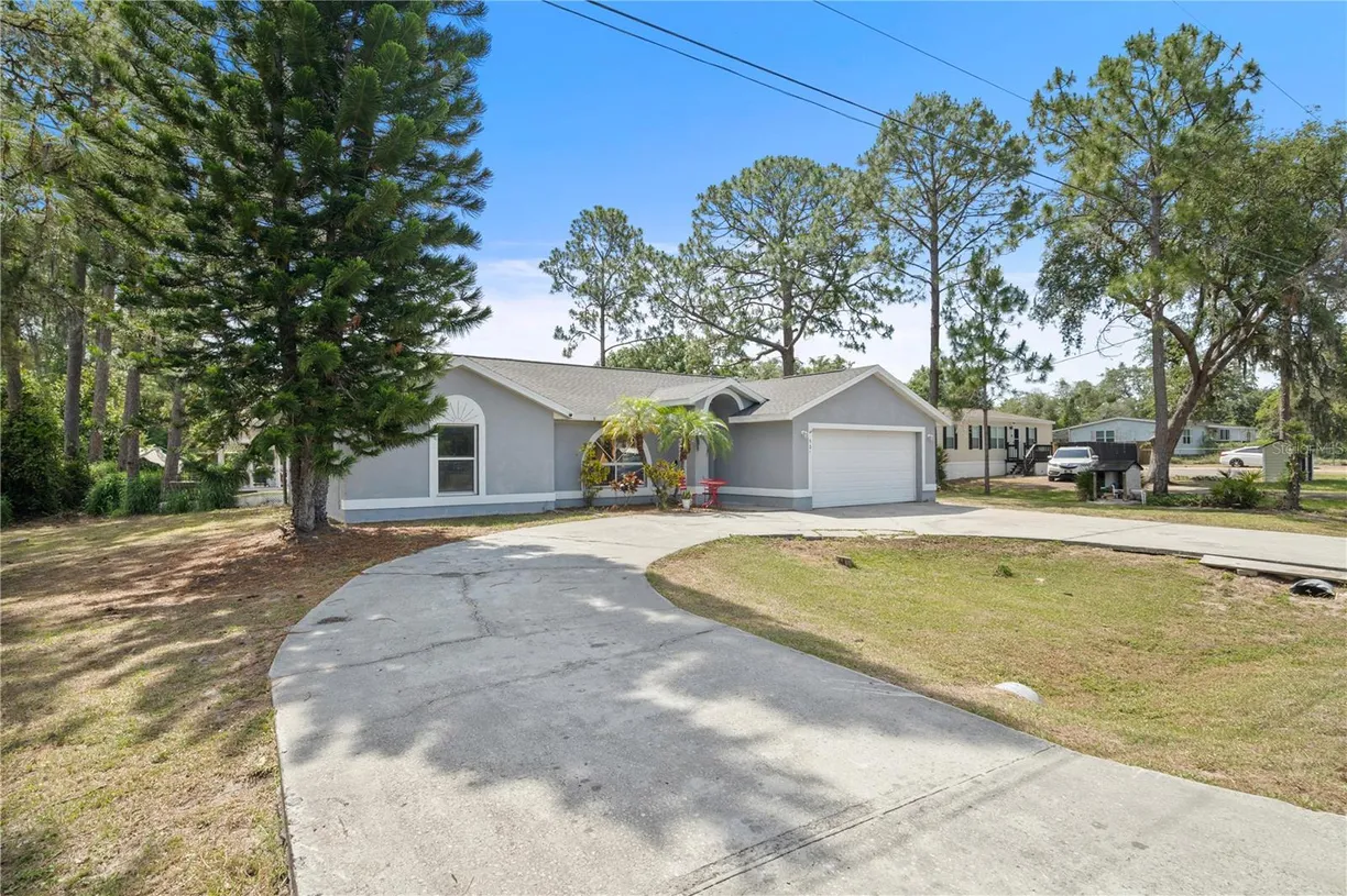 Central Florida Real Estate | View 131 AUTUMN COURT | Listing