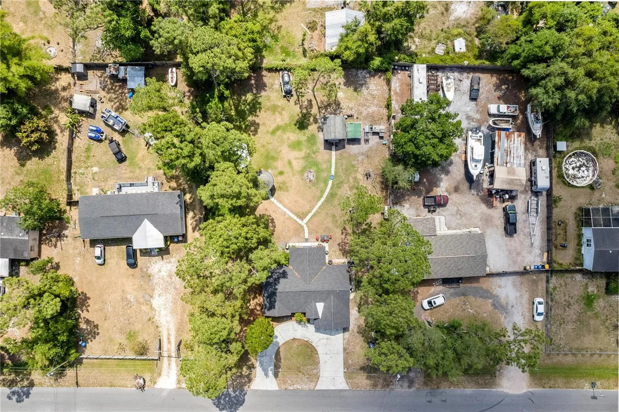 Central Florida Real Estate | View 131 AUTUMN COURT | Listing