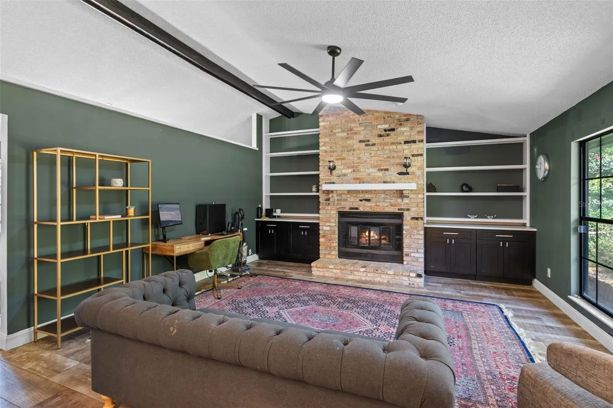 Central Florida Real Estate | View 203 E GREENTREE LANE | Listing