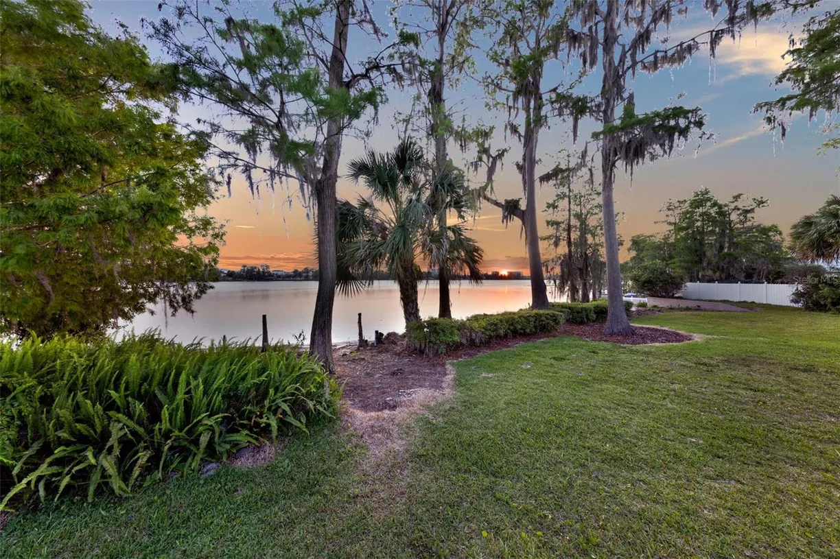 Central Florida Real Estate | View 11632 LAKE WILLIS DRIVE | 3 Beds, 2 Baths