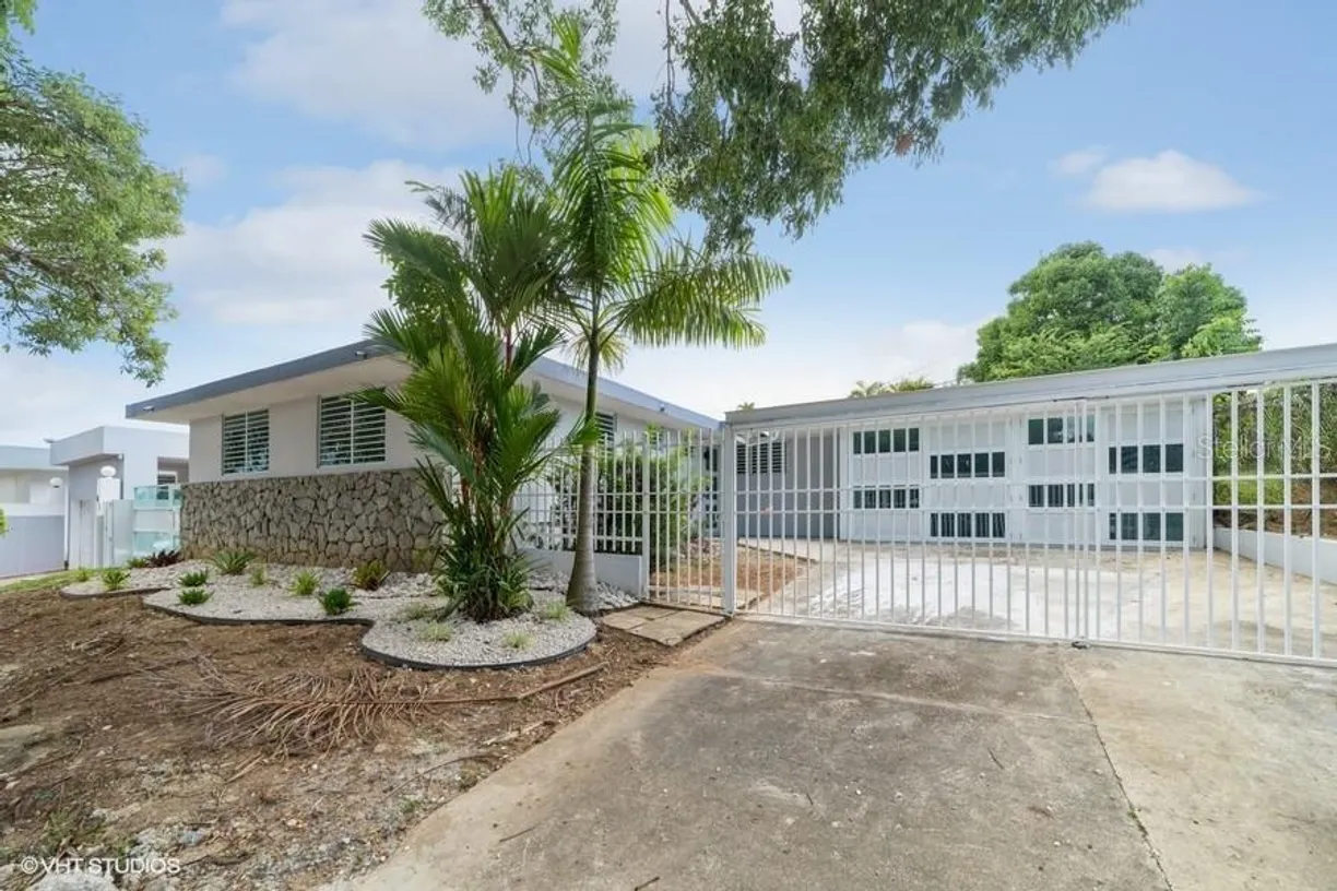 Puerto Rico Real Estate | View 8-2 RAMIREZ DE ARELLANO | 5 Beds, 3 Baths