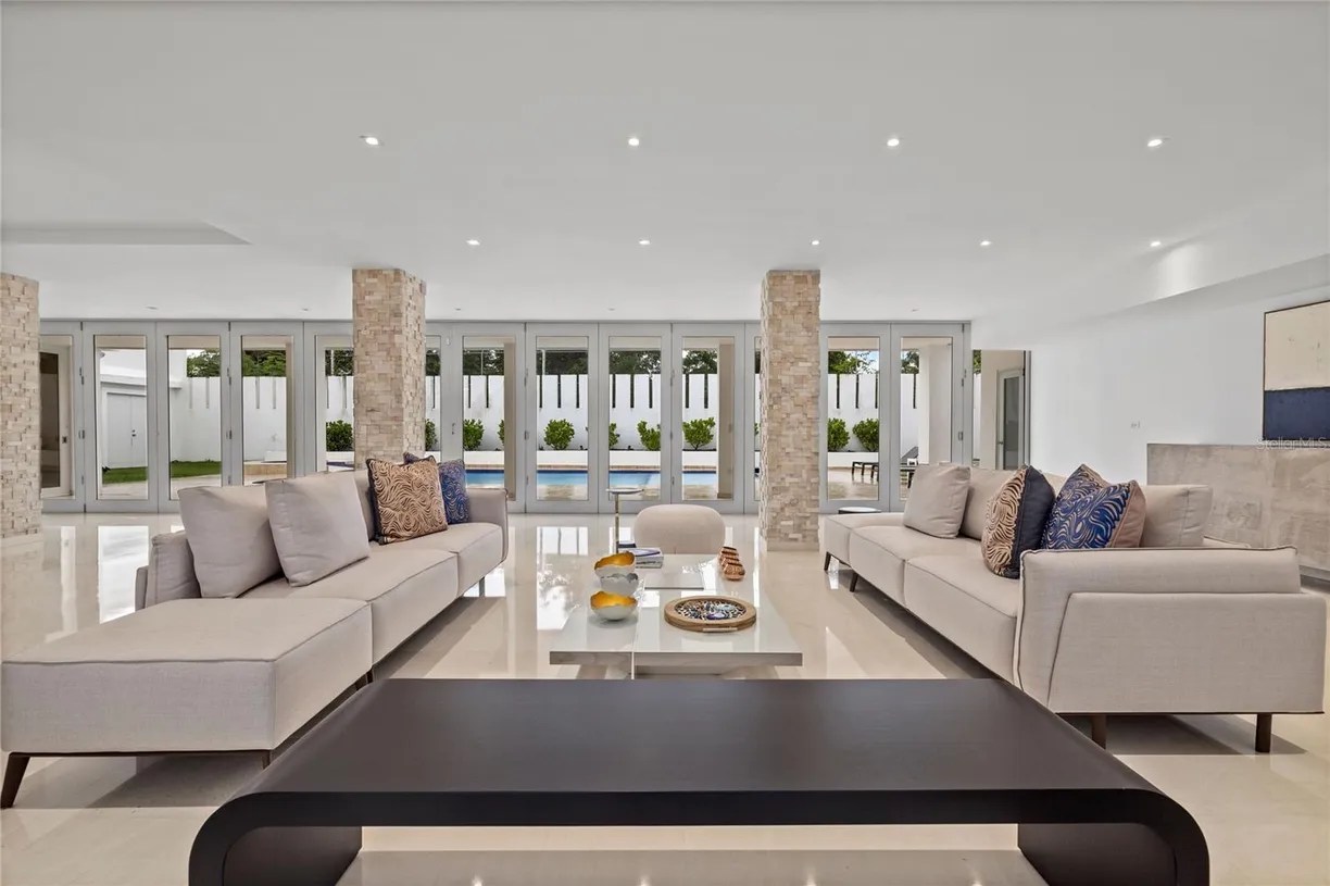 Puerto Rico Real Estate | View La Villa de Torrimar REINA VICTORIA | Listing