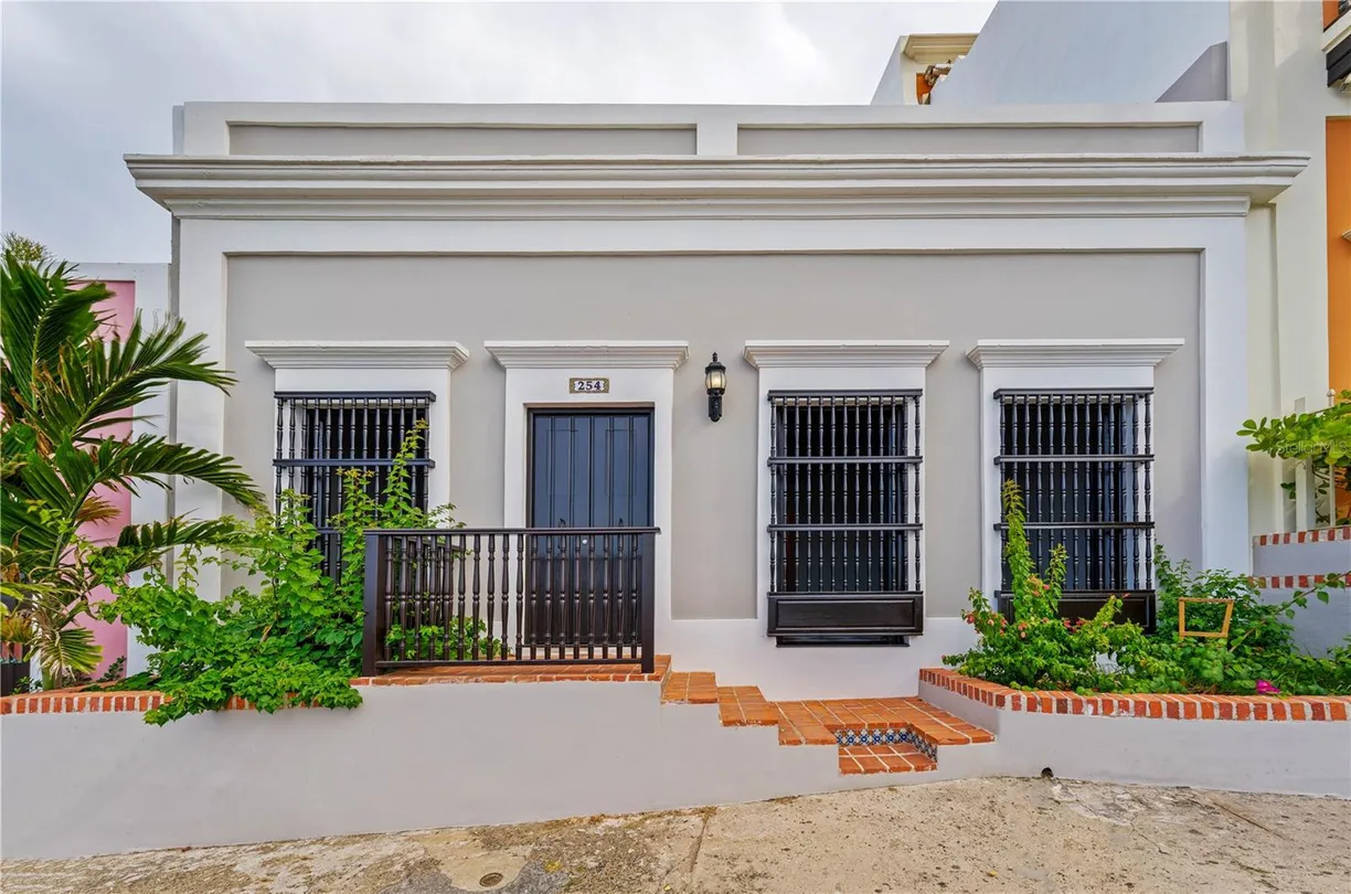 Puerto Rico Real Estate | View 254 NORZAGARAY STREET | 4 Beds, 3 Baths