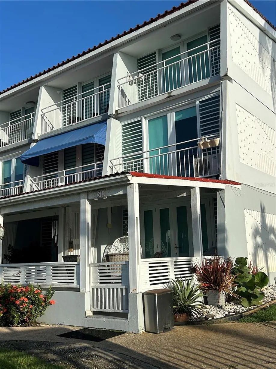 Puerto Rico Real Estate | View carretera 693 VILLAS DE PLAYA 2, S-1 | 3 Beds, 2 Baths