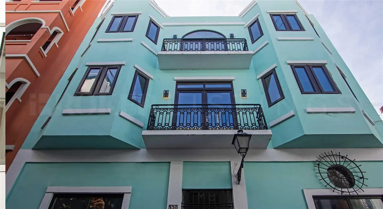 Puerto Rico Real Estate | View 319 RECINTO SUR STREET, 4 | 2 Beds, 2 Baths