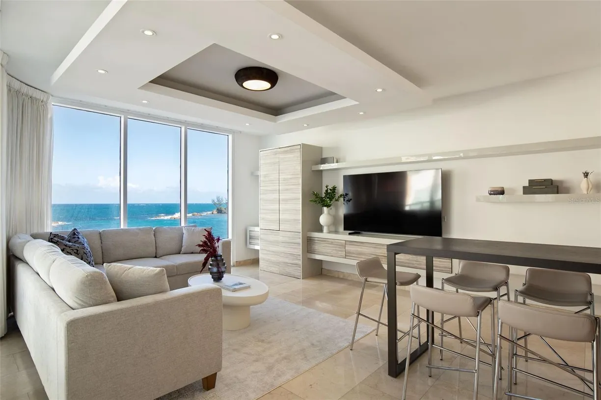 Puerto Rico Real Estate | View 5 AVE MUNOZ RIVERA, 404 | Listing