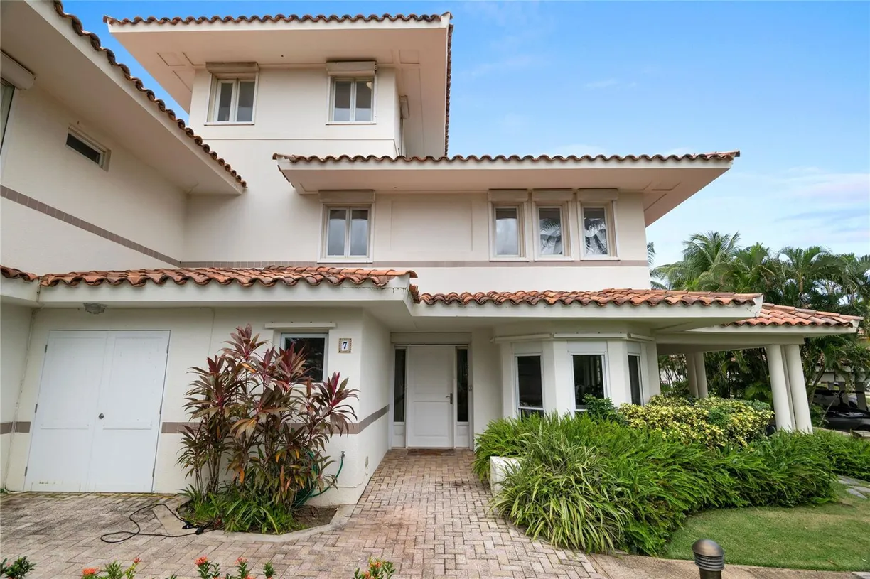 Puerto Rico Real Estate | View  | Listing