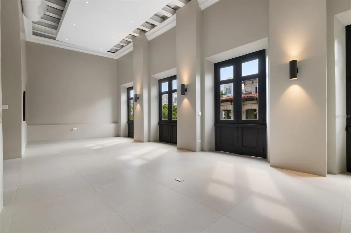 Puerto Rico Real Estate | View 255 RECINTO SUR | Listing