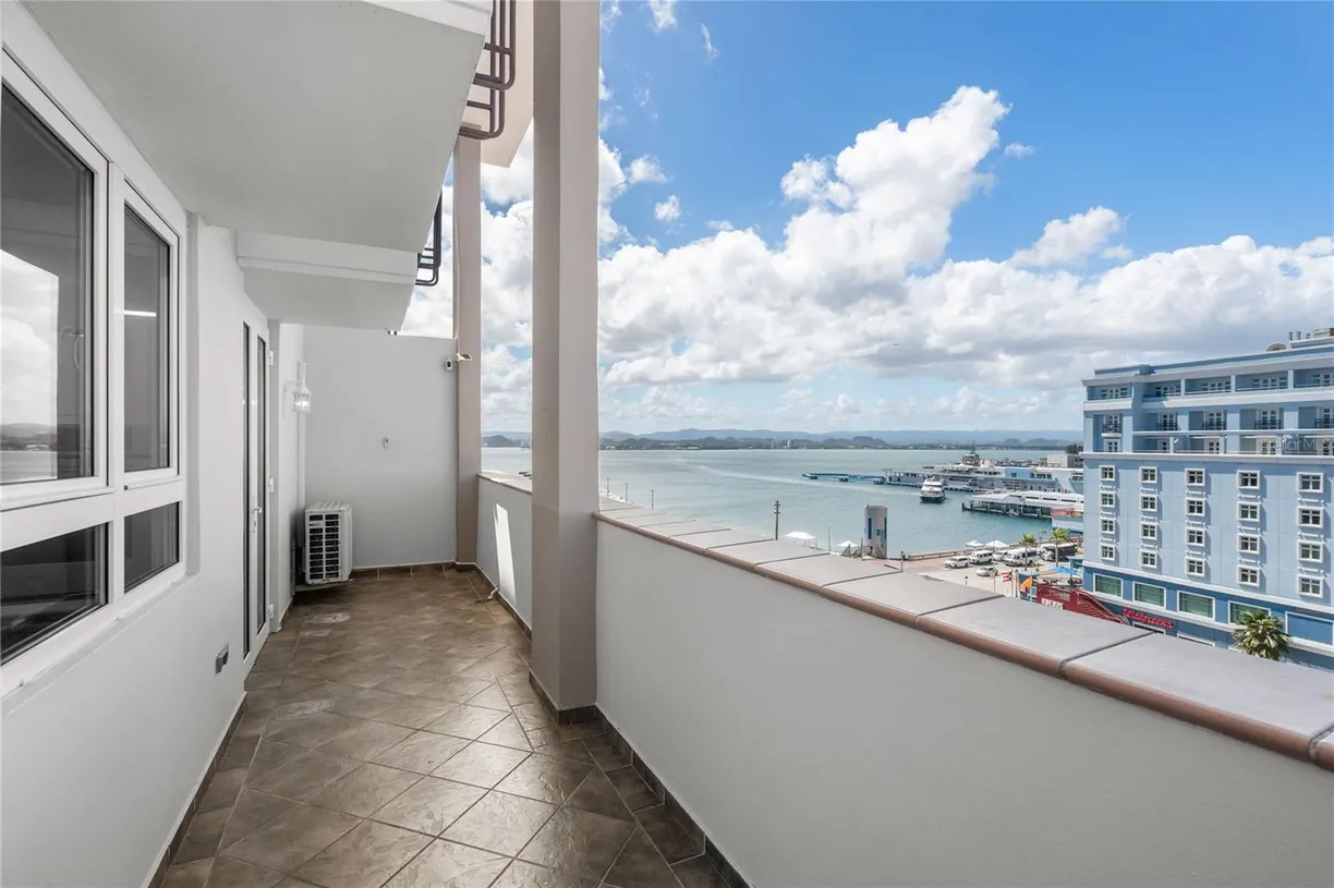 Puerto Rico Real Estate | View 100 P. GILBERTO CONCEPCION DE GRACIA, PH-703 | 3 Beds, 2 Baths