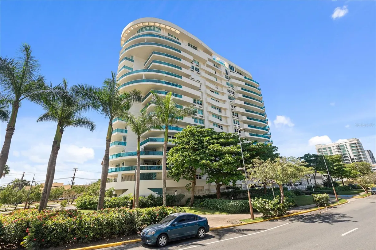 Puerto Rico Real Estate | View 550 AVE LA CONSTITUCION, 909 | 3 Beds, 2 Baths