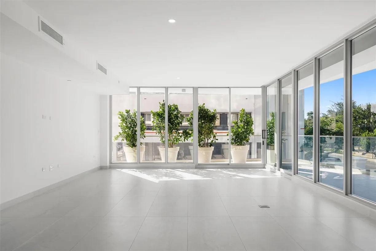 Puerto Rico Real Estate | View 540 A. de la Constitucion LE PARC, 302 | Listing