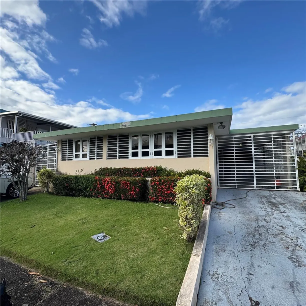 Puerto Rico Real Estate | View I 6 COIN | 4 Beds, 2 Baths