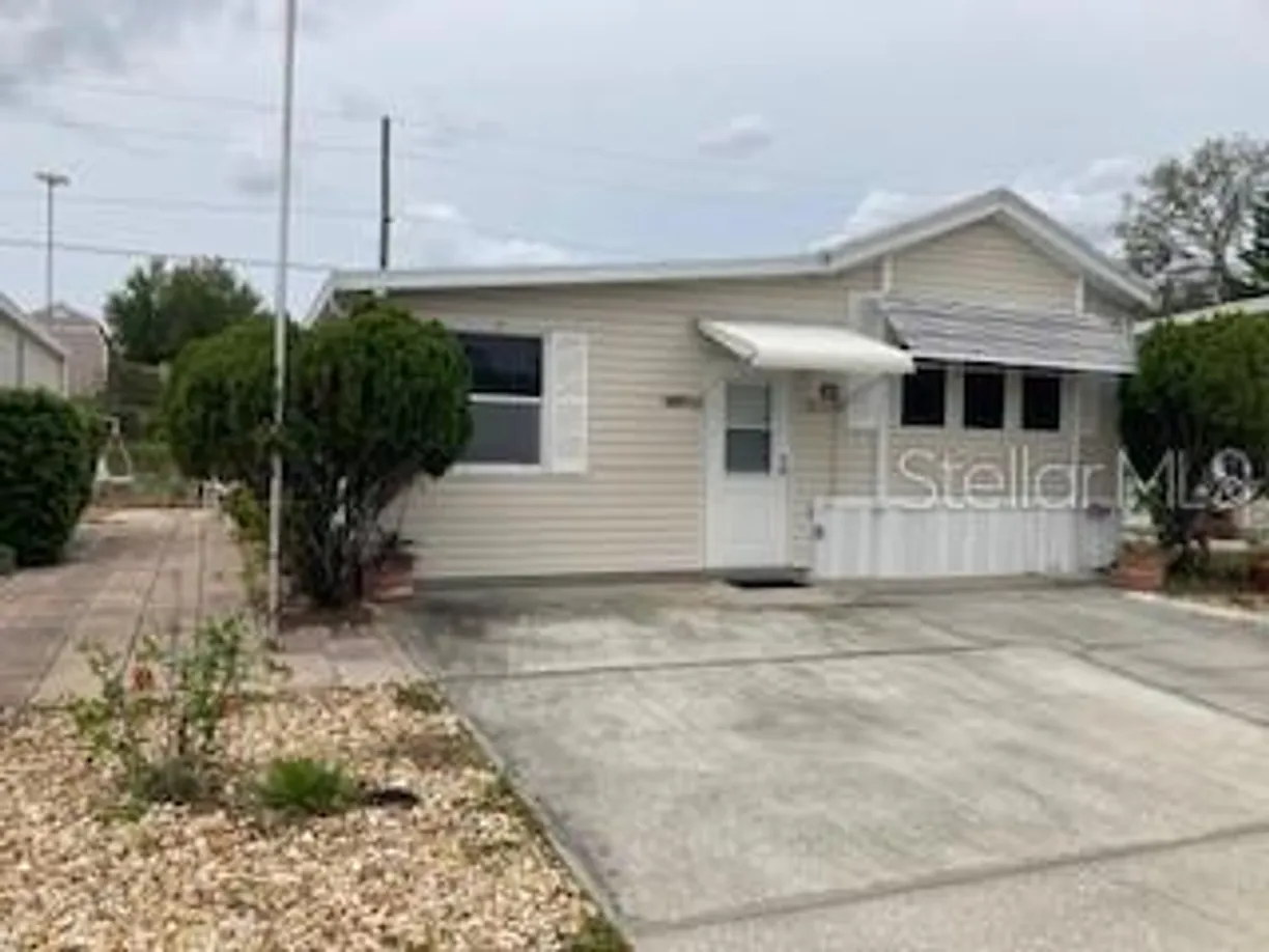 Central Florida Real Estate | View 4 CITRUS RIDGE DRIVE | 1 Bed, 2 Baths