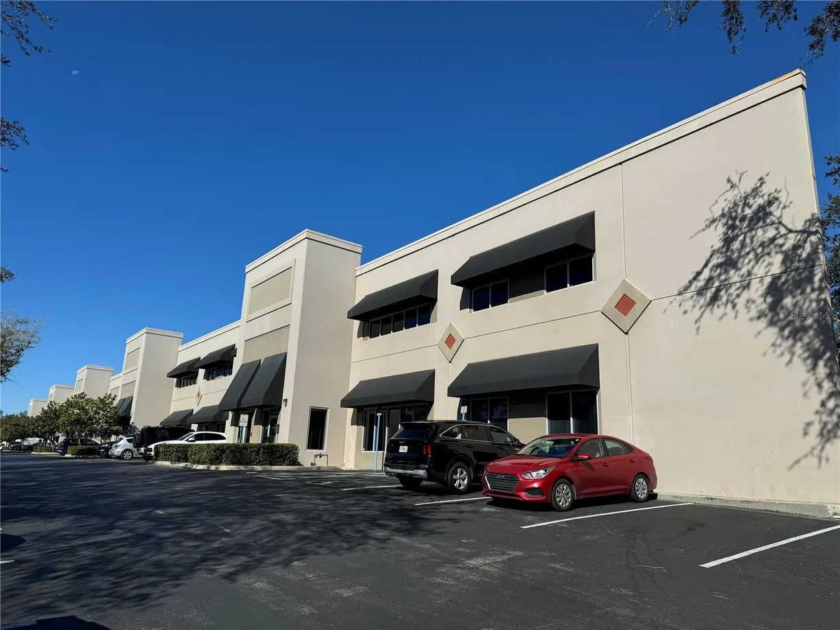 Central Florida Real Estate | View 7802 KINGSPOINTE PARKWAY, 208A | Listing
