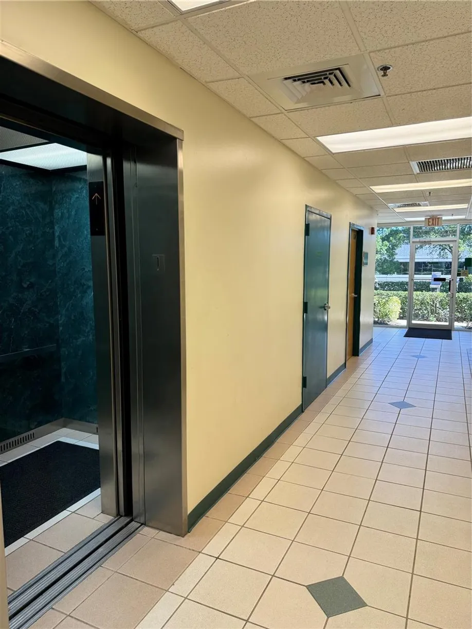 Central Florida Real Estate | View 7802 KINGSPOINTE PARKWAY, 208A | Listing