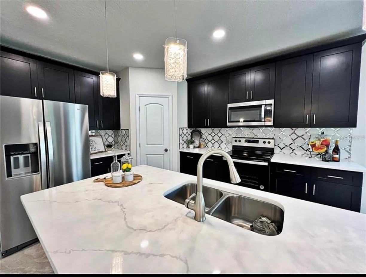 Central Florida Real Estate | View 12 E MURPHY STREET | Listing