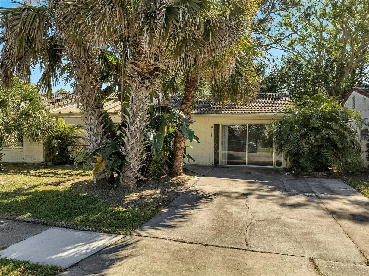 Central Florida Real Estate | View 10433 MONTPELIER CIRCLE | 2 Beds, 2 Baths