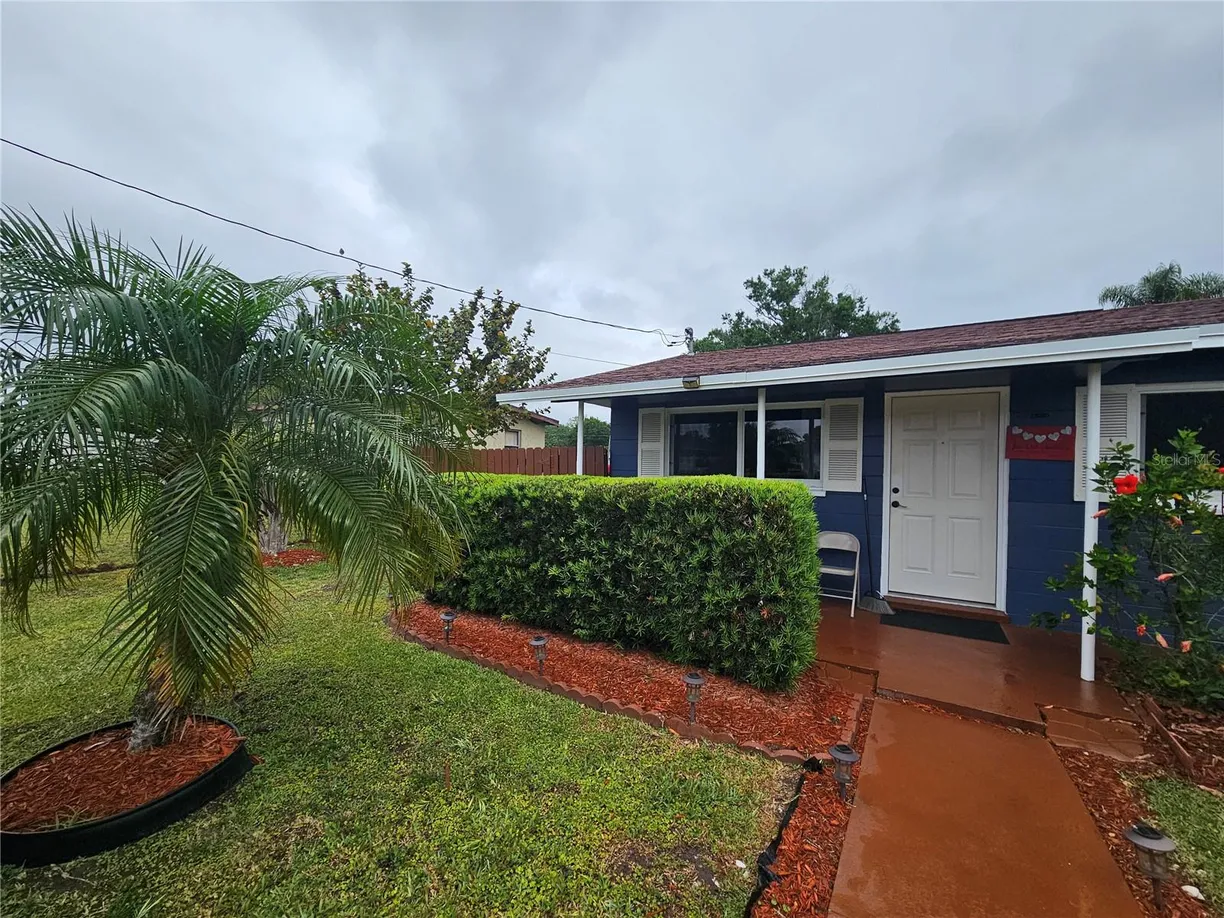 Central Florida Real Estate | View  | 2 Beds, 1 Bath