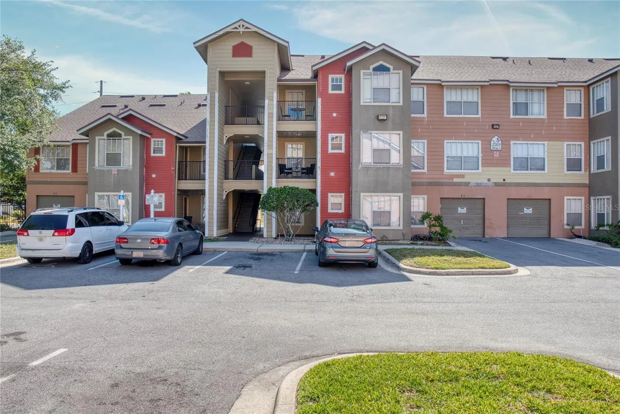 Central Florida Real Estate | View 2203 KEY WEST COURT, 432 | 2 Beds, 2 Baths