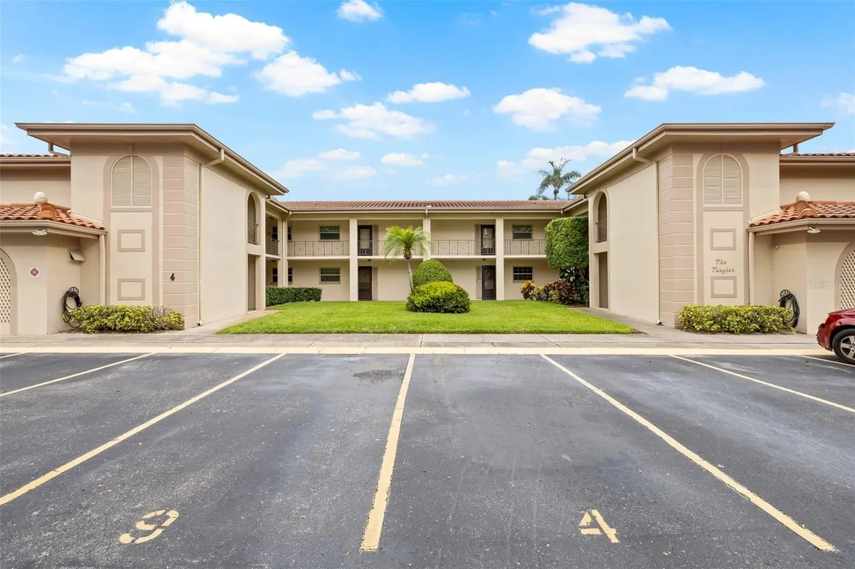 Sarasota/St. Petersburg Real Estate | View 19029 US HIGHWAY 19, 4-5 | Listing