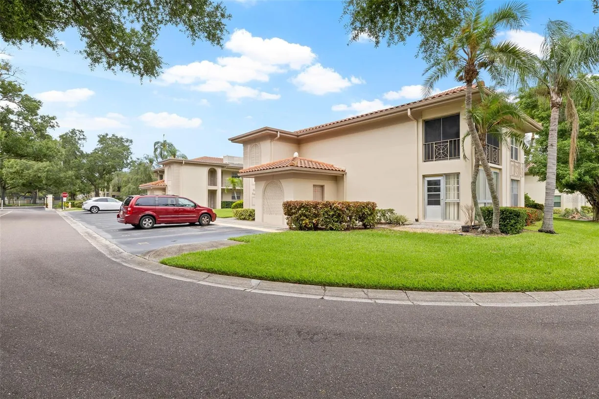 Sarasota/St. Petersburg Real Estate | View 19029 US HIGHWAY 19, 4-5 | Listing