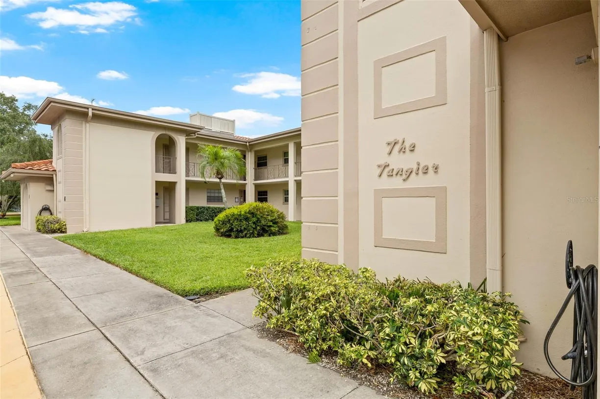 Sarasota/St. Petersburg Real Estate | View 19029 US HIGHWAY 19, 4-5 | 2 Beds, 2 Baths
