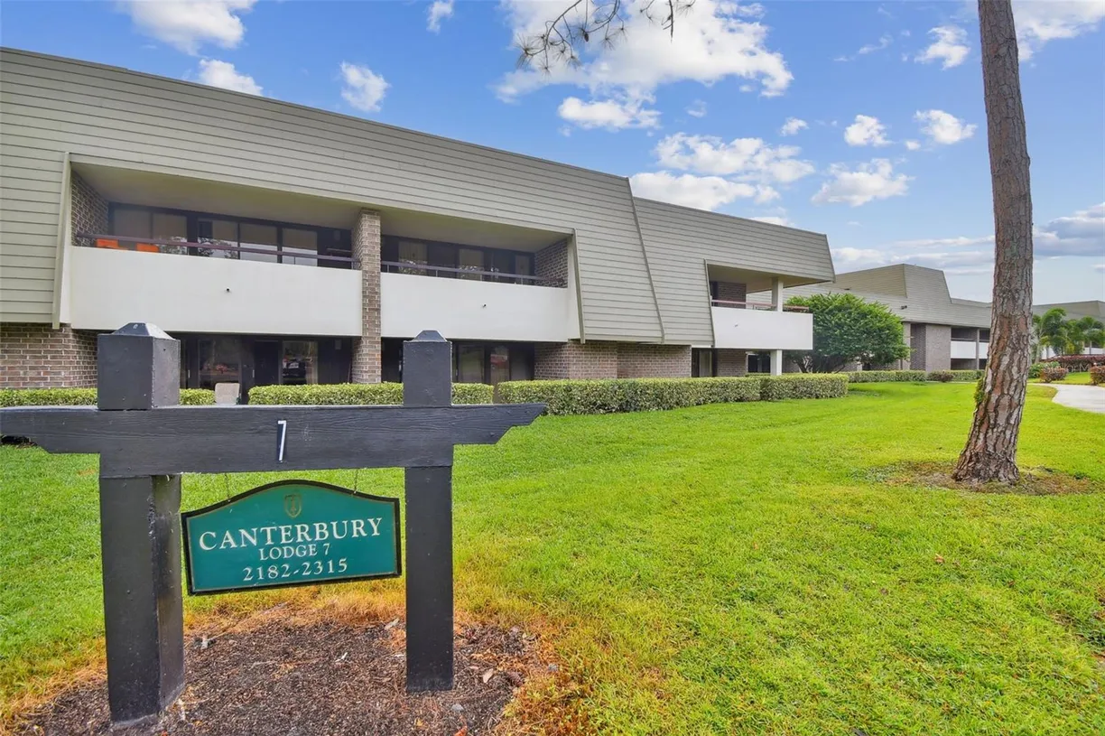 Sarasota/St. Petersburg Real Estate | View 36750 US HIGHWAY 19, 04208 | 2 Beds, 2 Baths