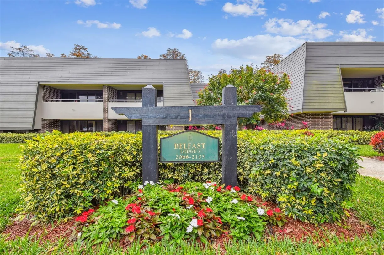 Sarasota/St. Petersburg Real Estate | View 36750 US HIGHWAY 19, 02205 | 2 Beds, 2 Baths