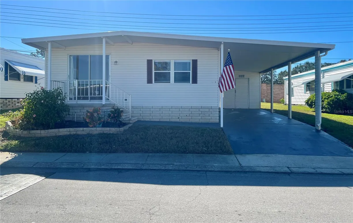 Sarasota/St. Petersburg Real Estate | View 90 RED OAK DRIVE | 2 Beds, 2 Baths