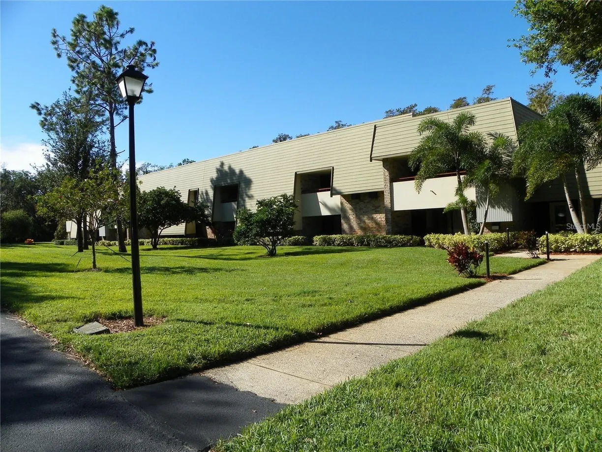 Sarasota/St. Petersburg Real Estate | View 36750 US HIGHWAY 19, 06110 | 2 Beds, 2 Baths