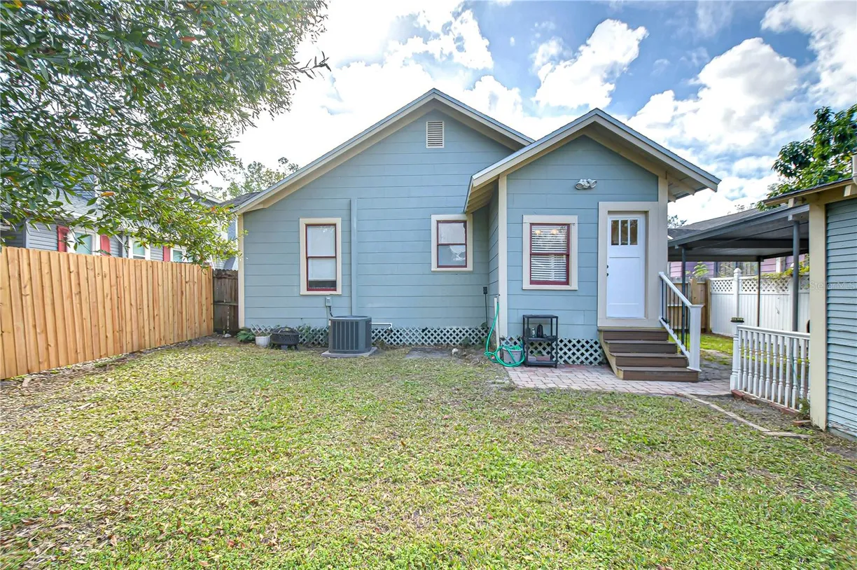 Sarasota/St. Petersburg Real Estate | View 205 W EMMA STREET | Listing