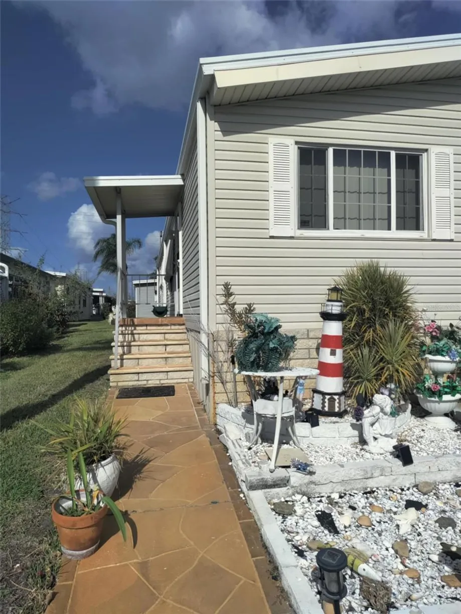 Sarasota/St. Petersburg Real Estate | View 162 HICKORY GATE DRIVE | Listing