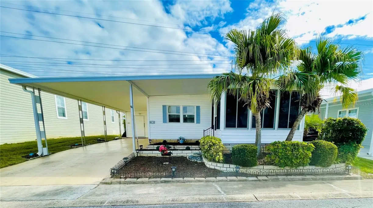 Sarasota/St. Petersburg Real Estate | View 61 TANGLEWOOD DRIVE | 2 Beds, 2 Baths