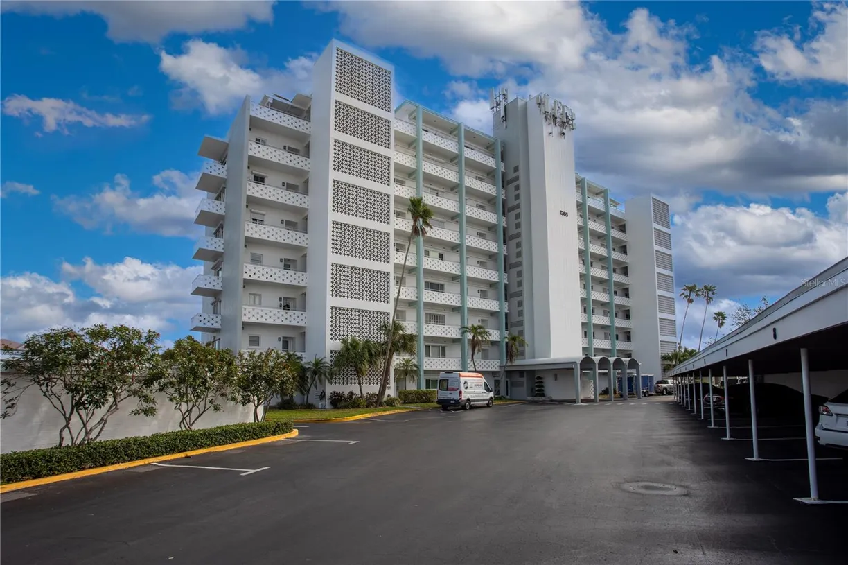 Sarasota/St. Petersburg Real Estate | View 1365 SNELL ISLE BOULEVARD, 6B | 2 Beds, 2 Baths