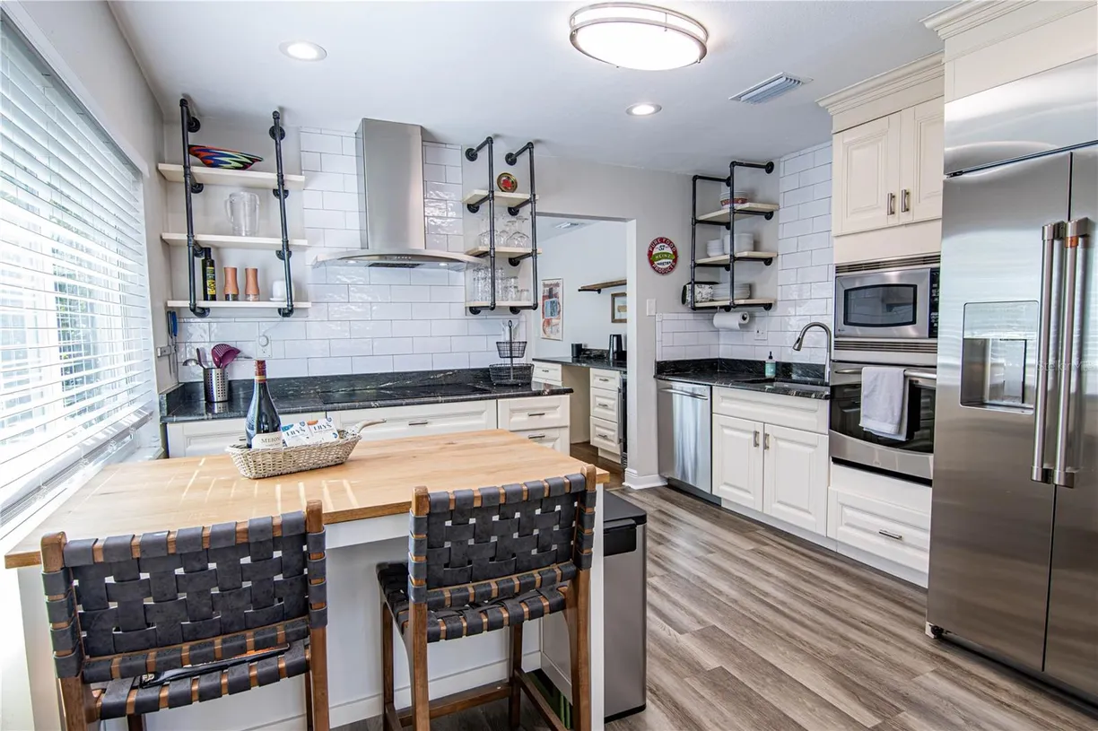 Sarasota/St. Petersburg Real Estate | View 1926 BURLINGTON AVENUE | Listing