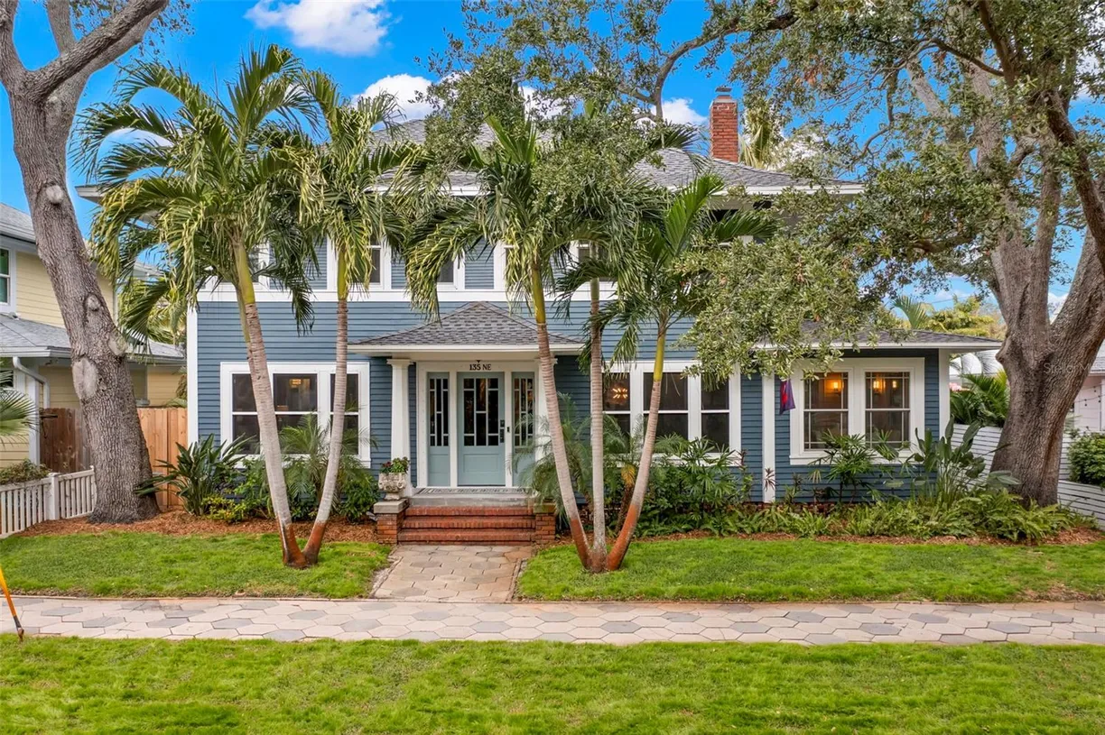 Sarasota/St. Petersburg Real Estate | View 135 6TH AVENUE | 4 Beds, 4 Baths