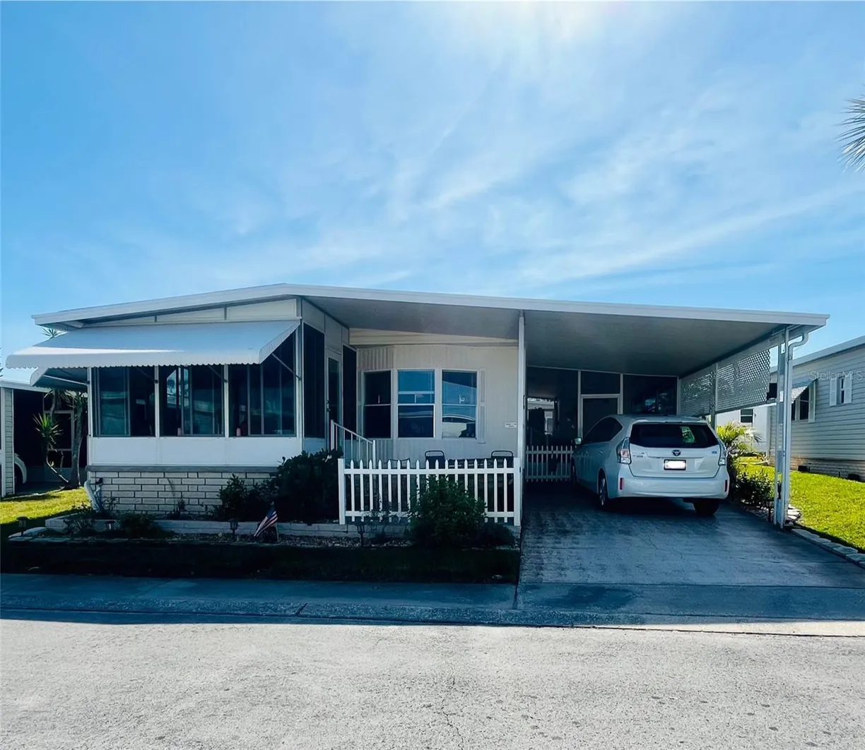 Sarasota/St. Petersburg Real Estate | View 218 RED MAPLE DRIVE | 2 Beds, 2 Baths