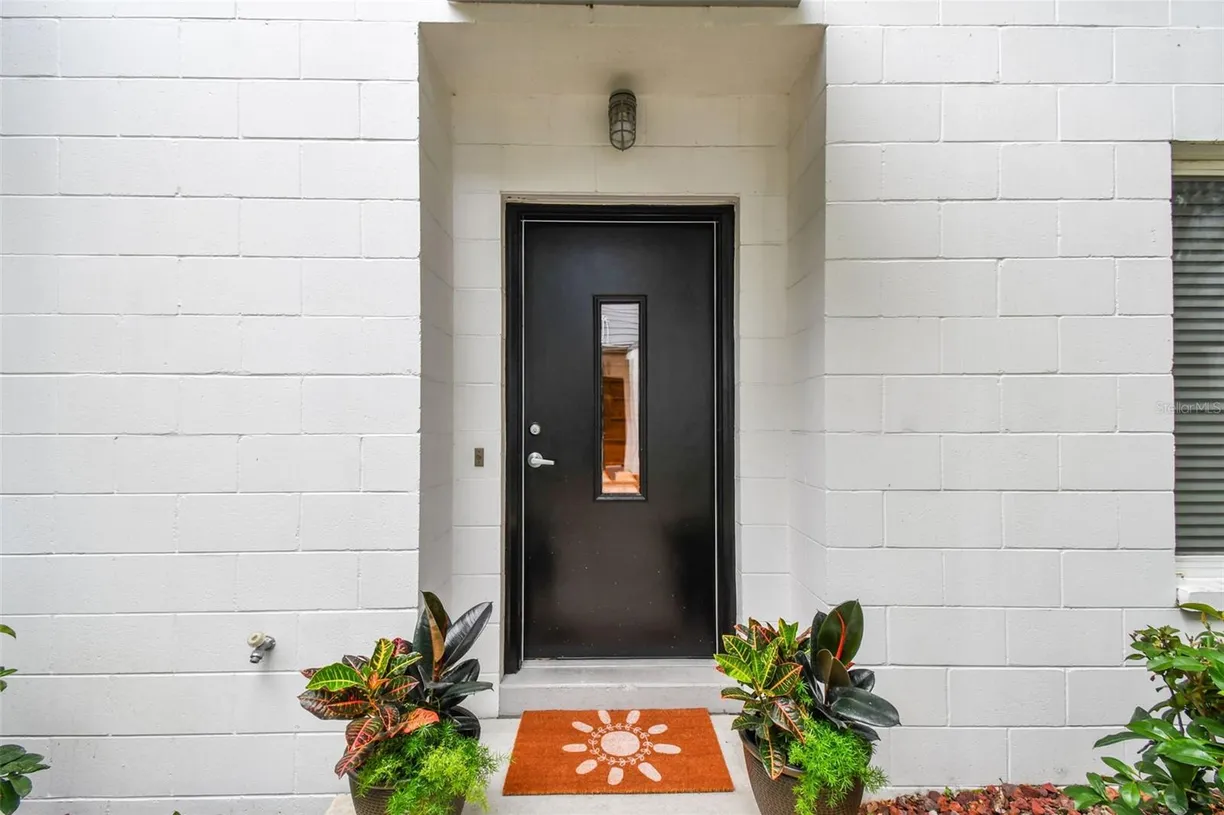 Sarasota/St. Petersburg Real Estate | View 337 4TH AVENUE | 3 Beds, 3 Baths