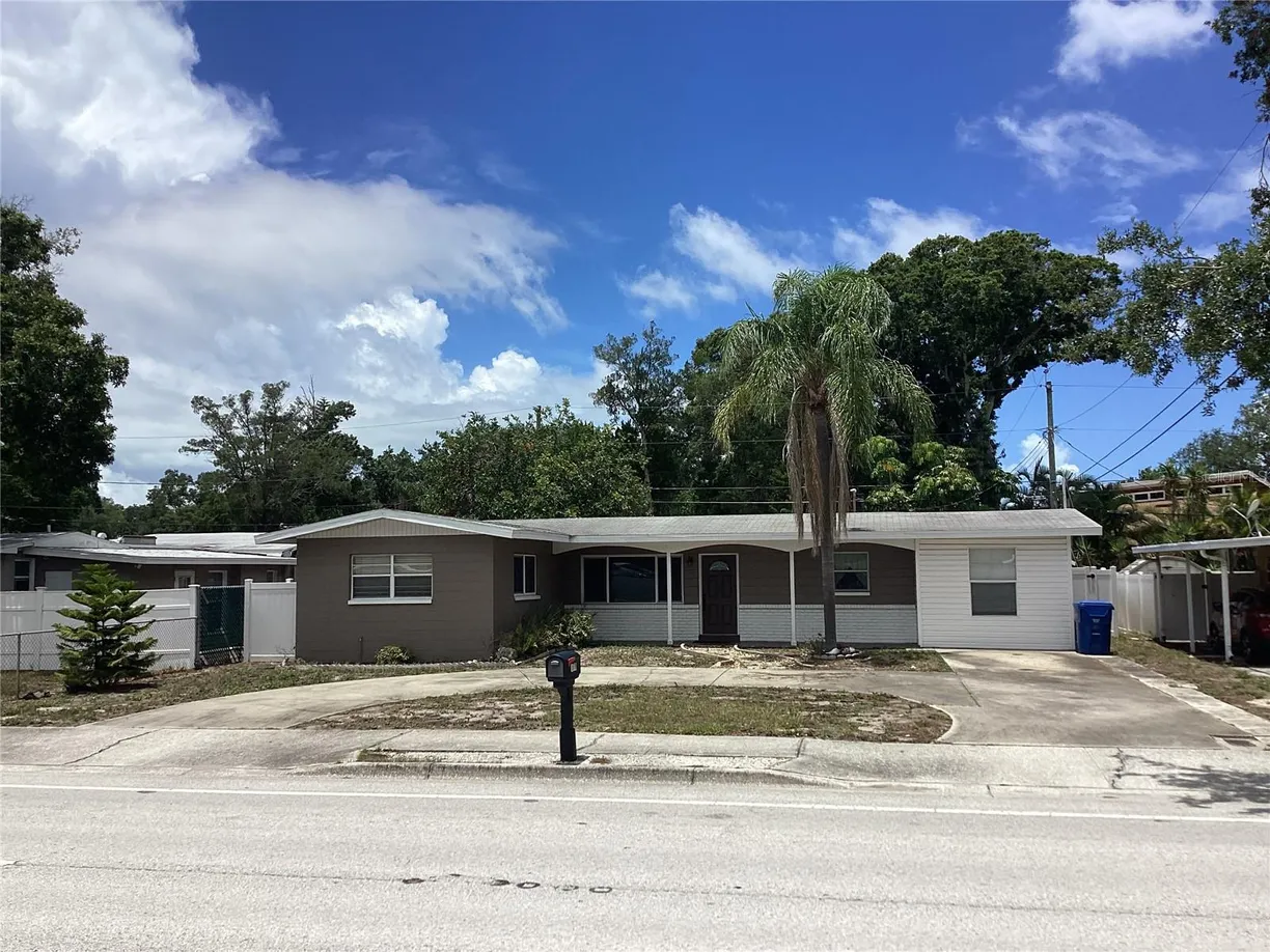 Sarasota/St. Petersburg Real Estate | View 1811 RIDGE ROAD | Listing