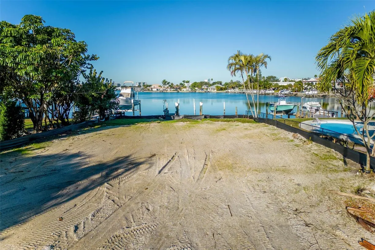 Sarasota/St. Petersburg Real Estate | View 10304 PARADISE BOULEVARD | Listing