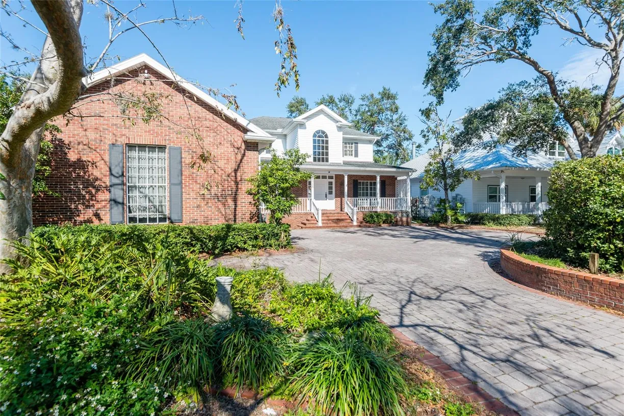 Sarasota/St. Petersburg Real Estate | View 4315 W CLEVELAND STREET | 4 Beds, 3 Baths