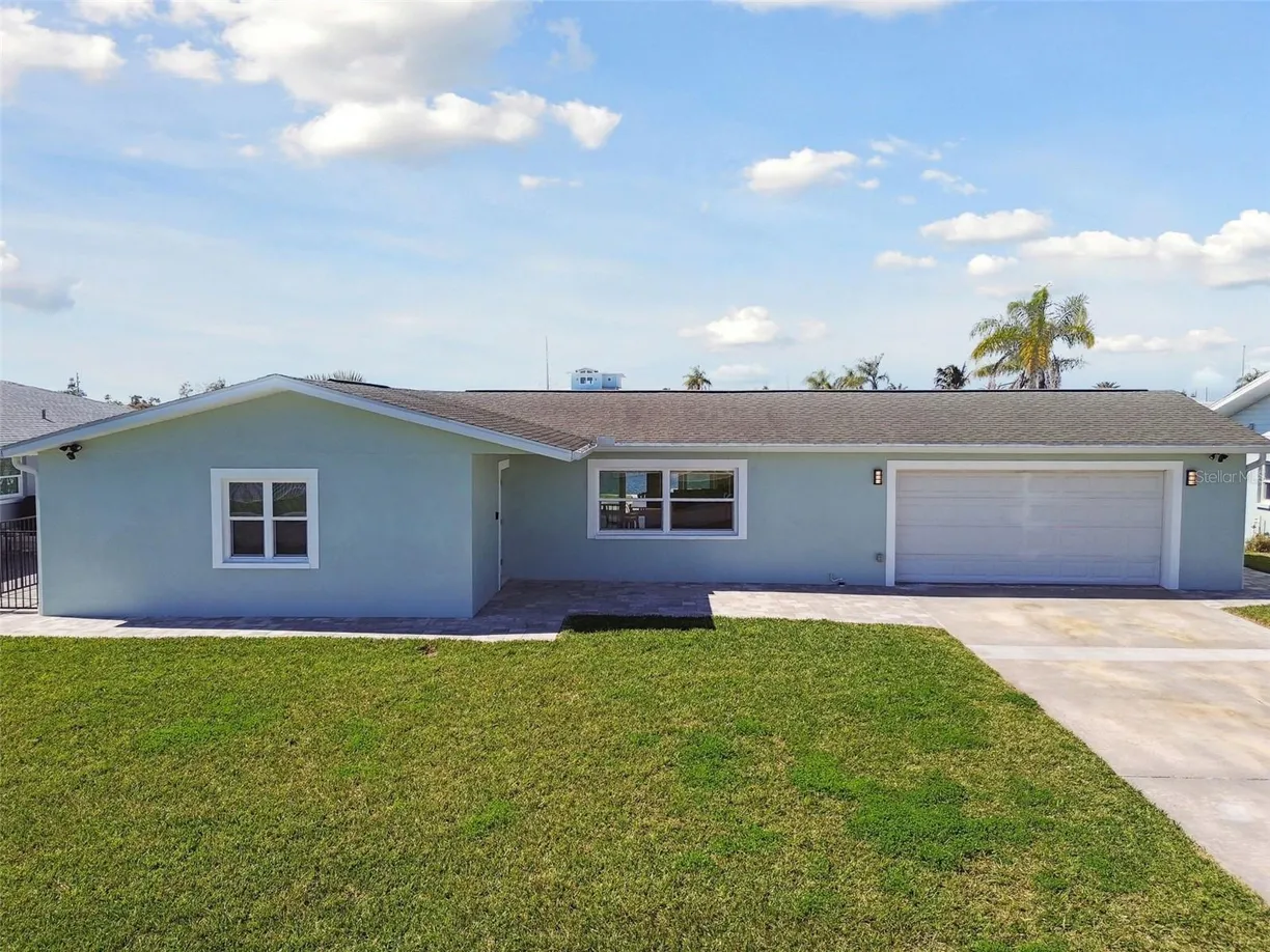 Sarasota/St. Petersburg Real Estate | View 5321 BOWLINE BEND | Listing