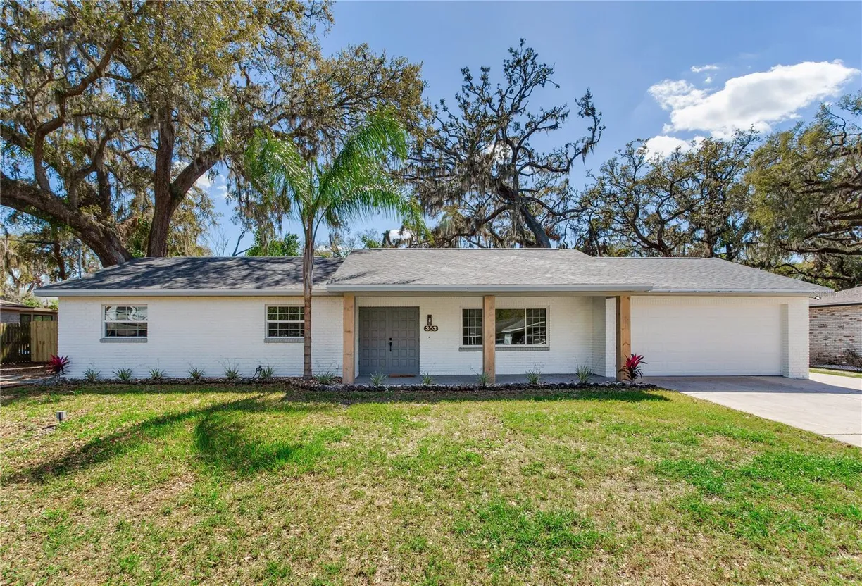 Sarasota/St. Petersburg Real Estate | View 303 SUZETTE DRIVE | 5 Beds, 2 Baths