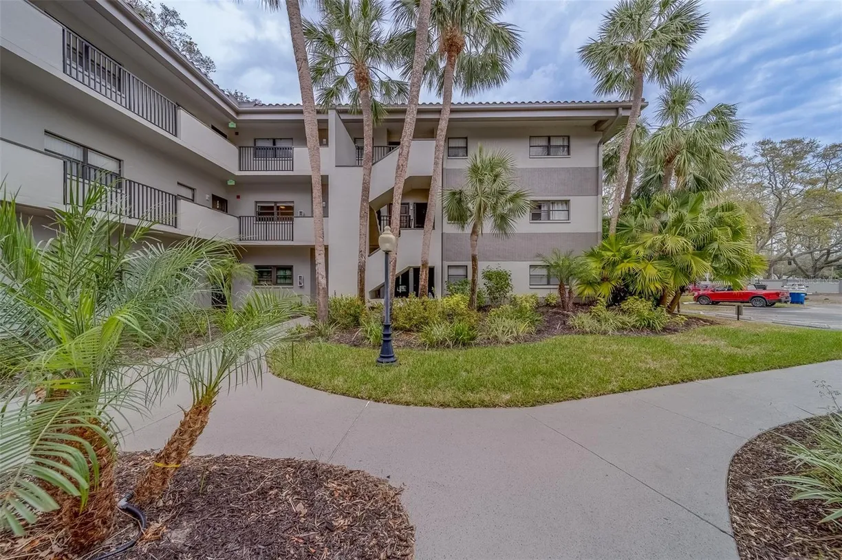 Sarasota/St. Petersburg Real Estate | View 2650 COUNTRYSIDE BOULEVARD, F209 | 2 Beds, 2 Baths