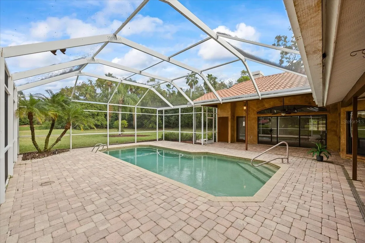 Sarasota/St. Petersburg Real Estate | View 30 STANTON CIRCLE | Listing